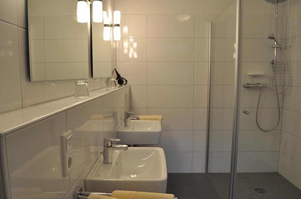 Hellmanns Hotel Bremers Bauerndiele Wiefelstede エクステリア 写真