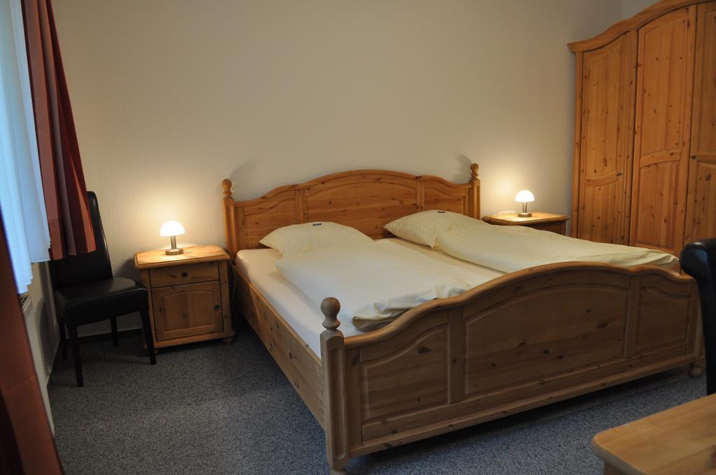 Hellmanns Hotel Bremers Bauerndiele Wiefelstede エクステリア 写真