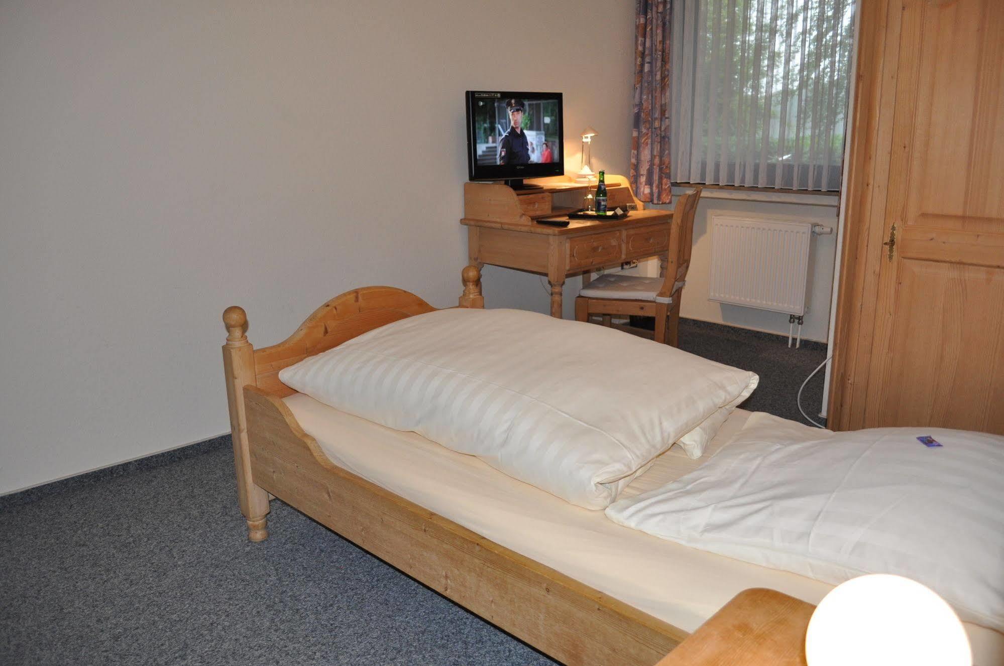 Hellmanns Hotel Bremers Bauerndiele Wiefelstede エクステリア 写真
