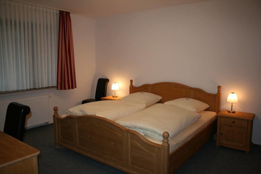 Hellmanns Hotel Bremers Bauerndiele Wiefelstede エクステリア 写真