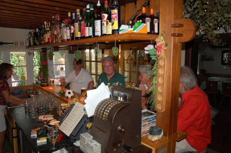 Hellmanns Hotel Bremers Bauerndiele Wiefelstede エクステリア 写真