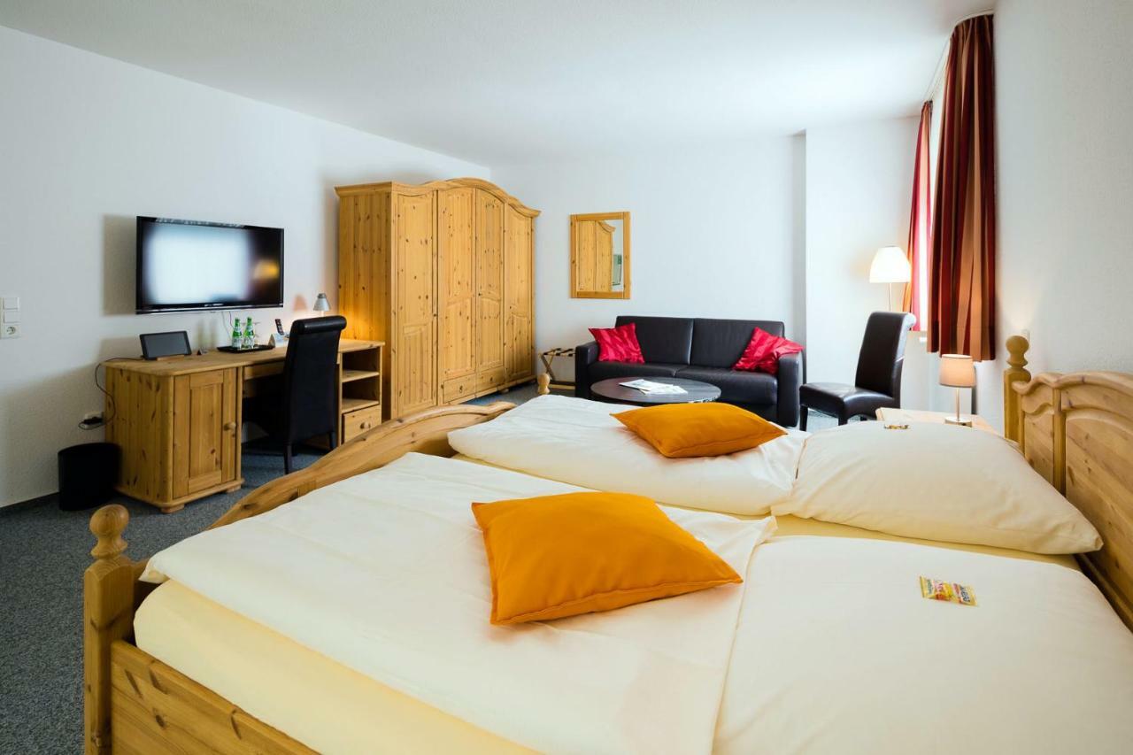 Hellmanns Hotel Bremers Bauerndiele Wiefelstede エクステリア 写真